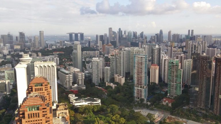 Getting a Job in Singapore: A Step-by-Step Guide for Foreign Professionals